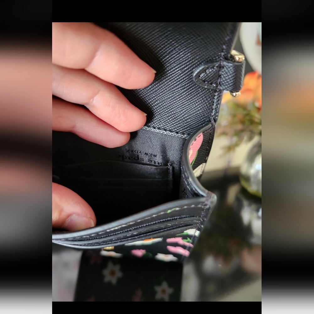 ❣️EUC❣️SM Kate Spade Black and Pink Floral Crossbody Bag - Picture 4 of 5